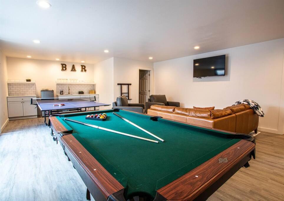 Villa Designer Luxury, Pool Table, Fire Pit, Sleeps 16 Fredericksburg Exterior foto